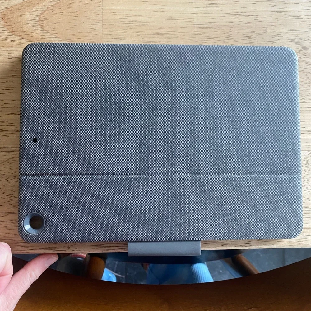 Logitech Combo Touch: Gray Tablet with Keyboard Case
